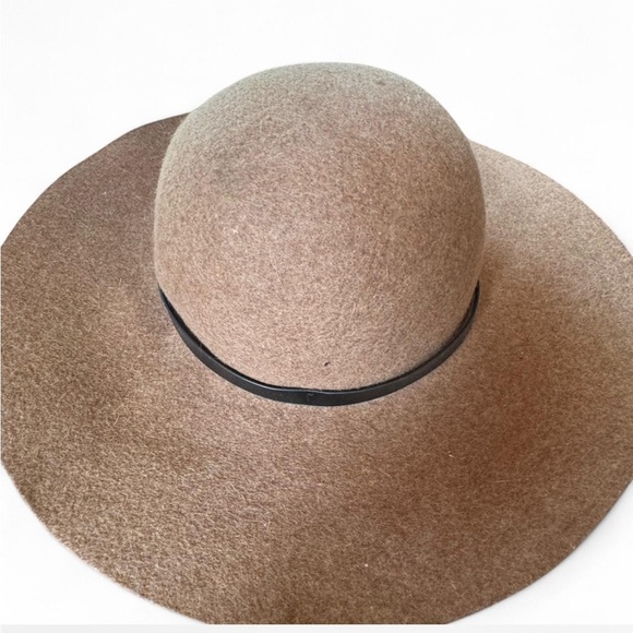 Elegant Brown 100% Wool Wide-Brim Hat - Picture 2 of 4